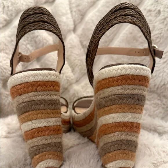 VINCE CAMUTO Esparadrille Wedge Sandal - Picture 7 of 7